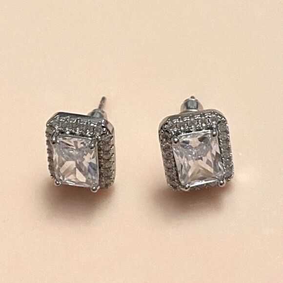 The Cocktail Earrings statement stud earrings - Picture 6 of 6